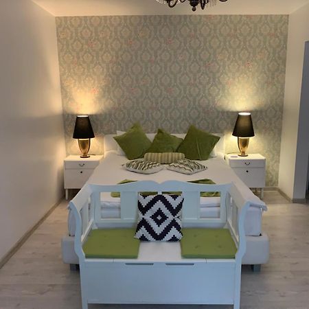 Cozy Apartment In A Quiet Area 克拉奥华 外观 照片
