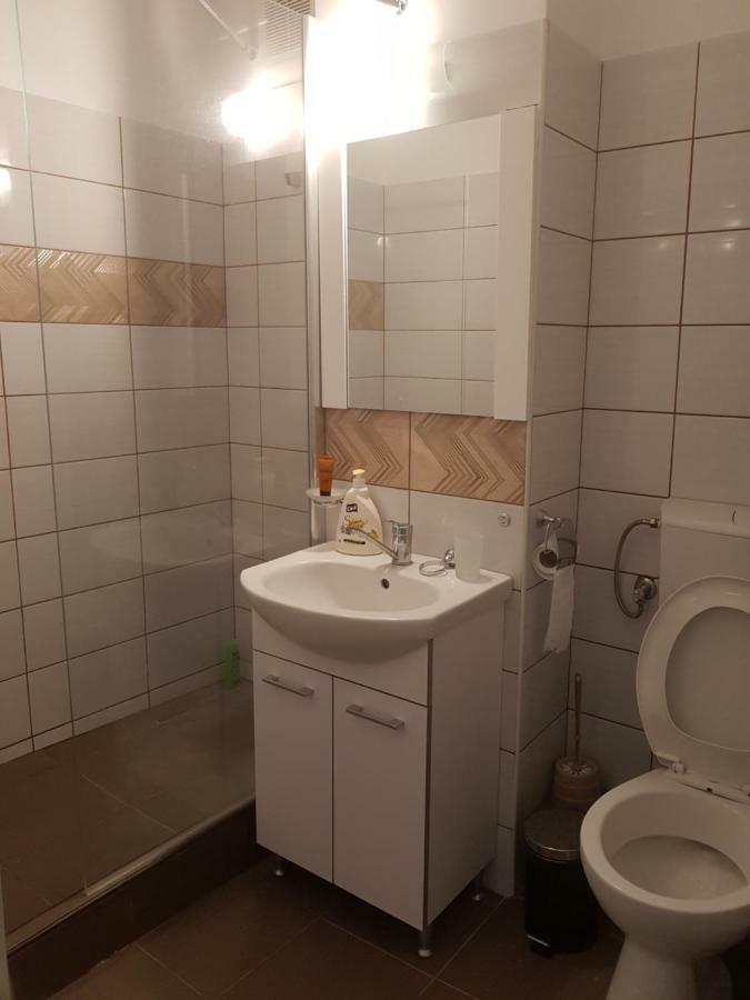 Cozy Apartment In A Quiet Area 克拉奥华 外观 照片